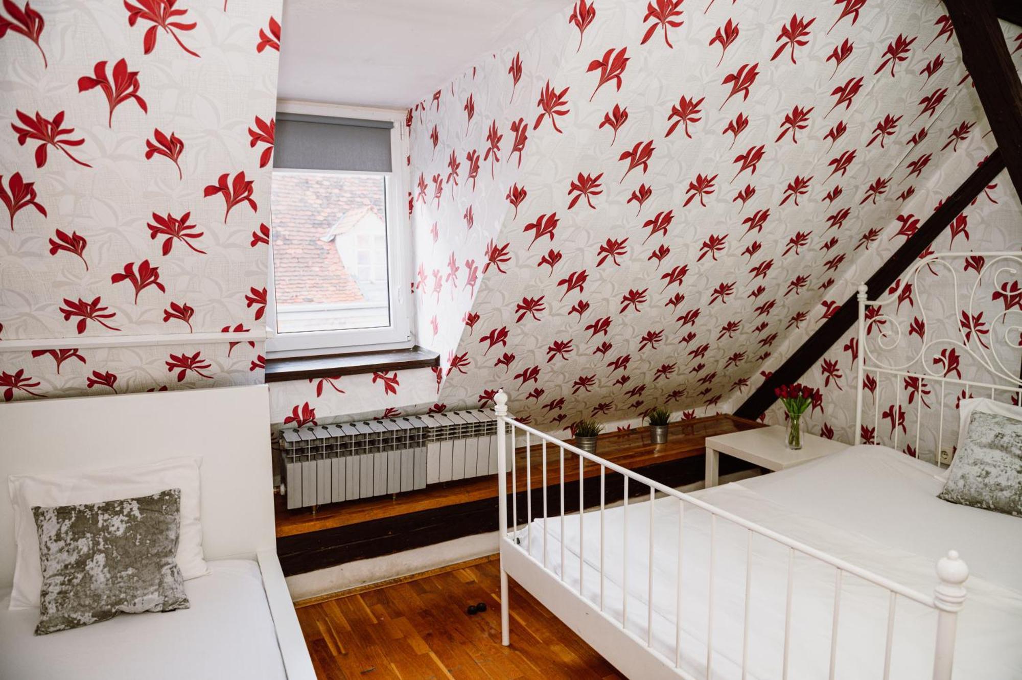 Centar Hostel *
